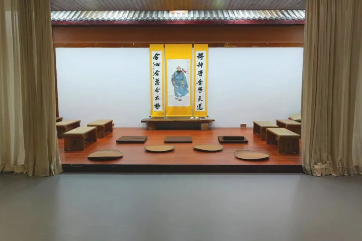 Meditation hall at Yuan Limin’s Wudang school.