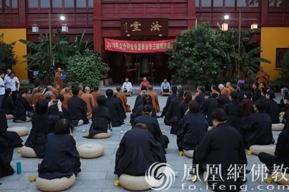 A Chan gathering at Tongjue Temple in Taicang, pictured in its winter retreat announcement.