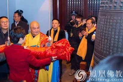 A New Year bell ceremony at Yanfu Temple in Qiandeng, pictured in its 2017 event retrospective.