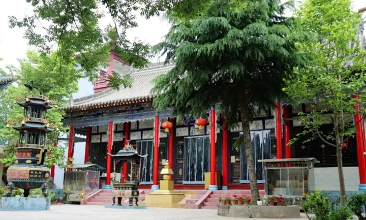 Nanhua Temple in Qianxian, shown in its September 2021 retreat announcement.