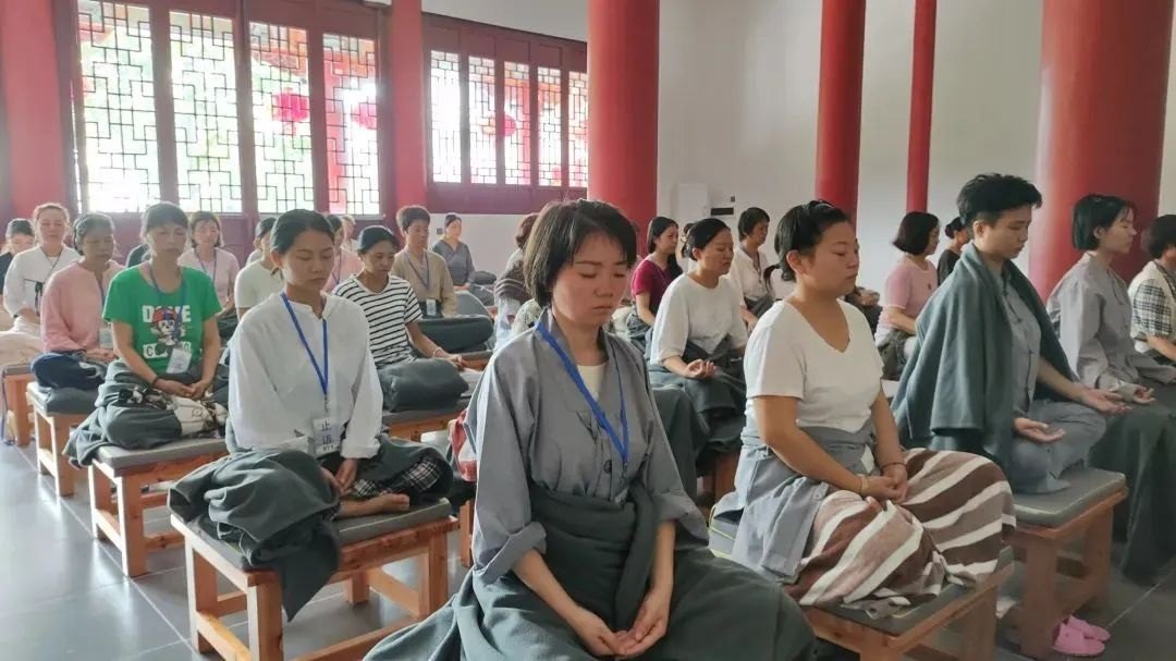 四会六祖寺坐禅,图片来自其2025年1月禅修通知。